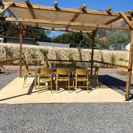 Апартаменты Indigo Леонидион